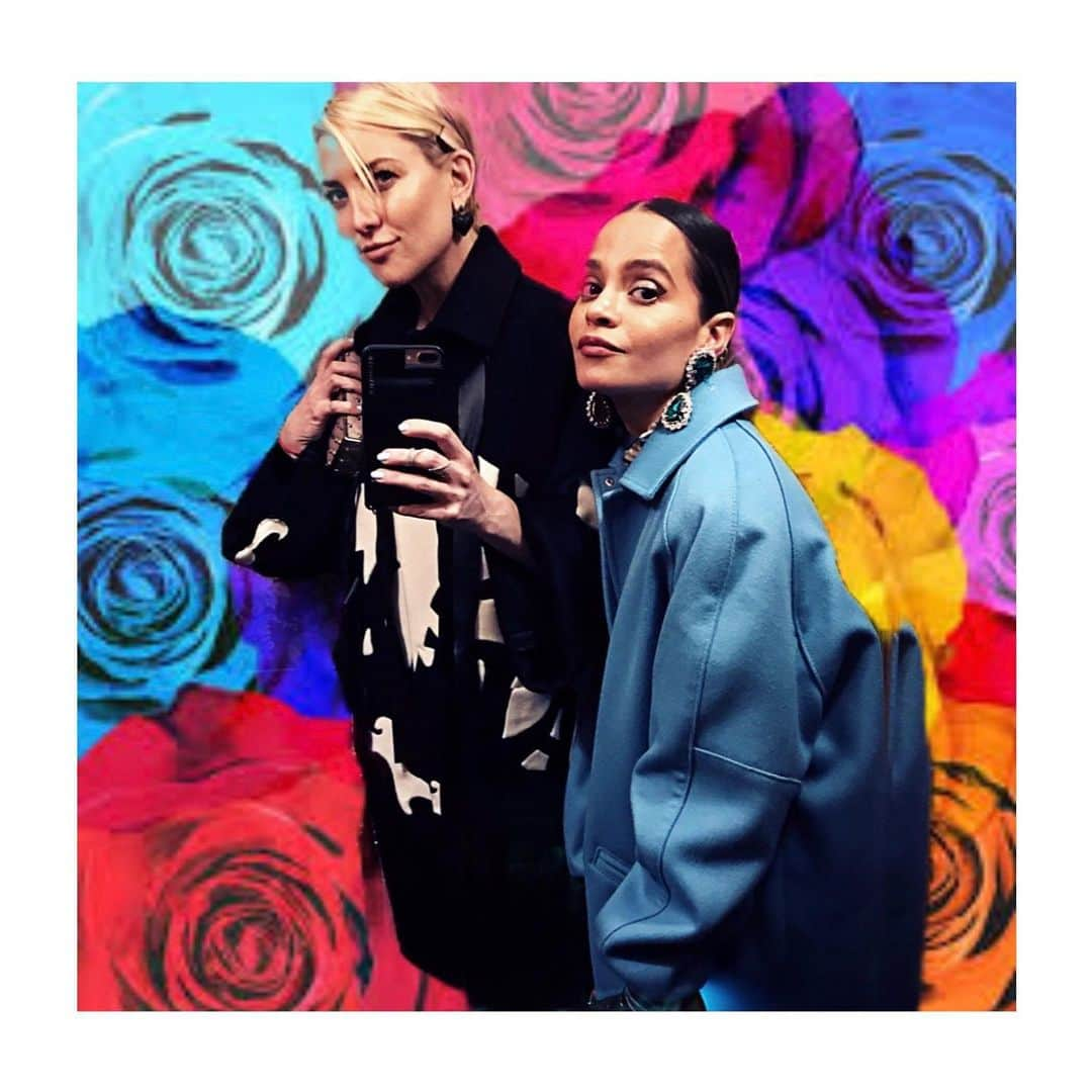 ケイト・ハドソンさんのインスタグラム写真 - (ケイト・ハドソンInstagram)「In a bed of roses 🌹 #TakeMeBackTuesday #Paris」8月28日 7時34分 - katehudson