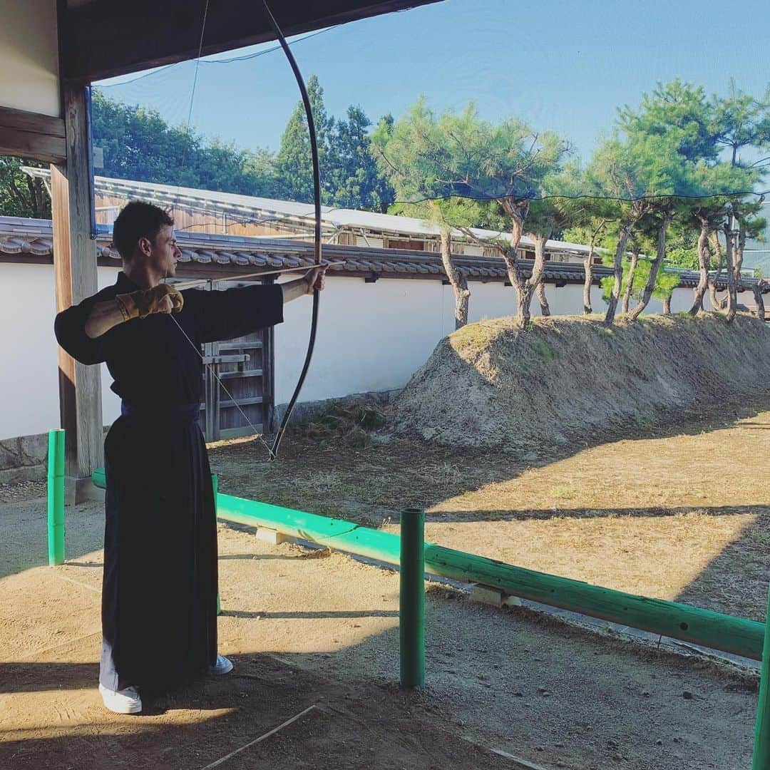 Rediscover Fukushimaさんのインスタグラム写真 - (Rediscover FukushimaInstagram)「Kyudo Japanese archery experience at Nisshinkan, Aizu-Wakamatsu City @tomdaley 🏹」8月28日 17時22分 - rediscoverfukushima