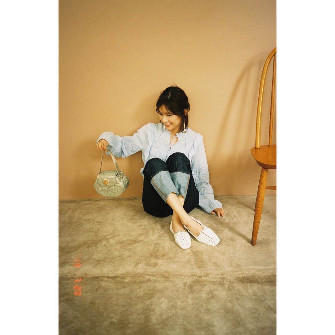 芳根京子さんのインスタグラム写真 - (芳根京子Instagram)「素敵な靴がたくさんです☺︎ わたしも新しい靴 欲しいなぁ(^^) #film  #with  #常に新しい靴探し  #大量に靴持ってると思うって #メイクさんに言われた。笑 #それでもまだ欲しい」8月28日 17時29分 - yoshinekyoko