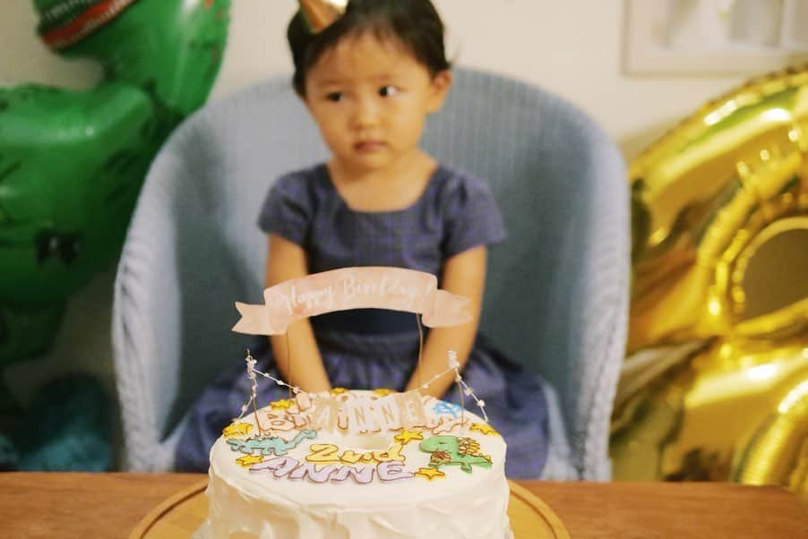 都倉賢さんのインスタグラム写真 - (都倉賢Instagram)「2歳の誕生日おめでとう🎁🎉🎈 パパとママを選んでくれて、そしておてんばに育ってくれて本当にありがとう😊  ママ2歳おめでとう㊗️ 家事に仕事に子育てに本当に本当にいつもありがとう🙏  僕自身も夫として親としてサッカー選手として成長していけるようにするぞ💪」8月28日 17時43分 - tokuraken