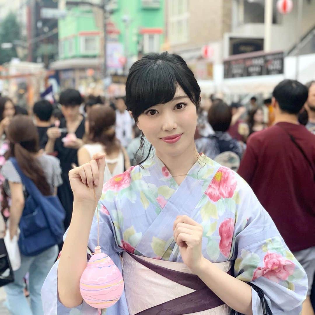 sakiのインスタグラム：「. お祭り🥺💕 とっても暑かった🥺 夏ももう終わっちゃう🥺 . . #麻布十番祭り #水風船 #浴衣 #浴衣ヘアアレンジ」