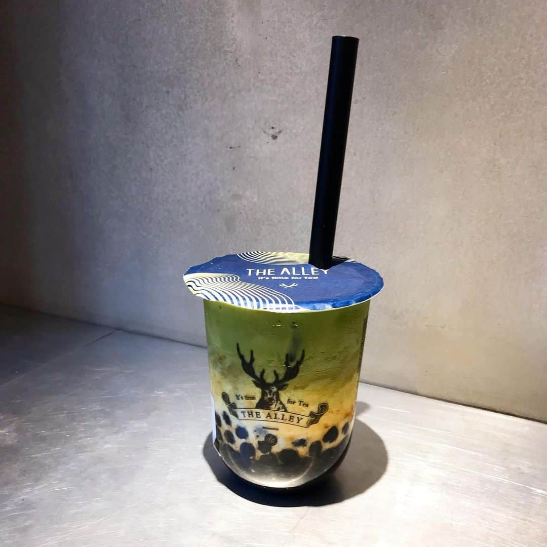 畑中葉子さんのインスタグラム写真 - (畑中葉子Instagram)「黒糖抹茶ラテ😋💕 THE ALLEY ・ ・ 飲んでも飲んでも食べても食べても減らない🤣 ・ ・ #黒糖抹茶ラテ #thealley」8月28日 17時42分 - hatanaka_yoko