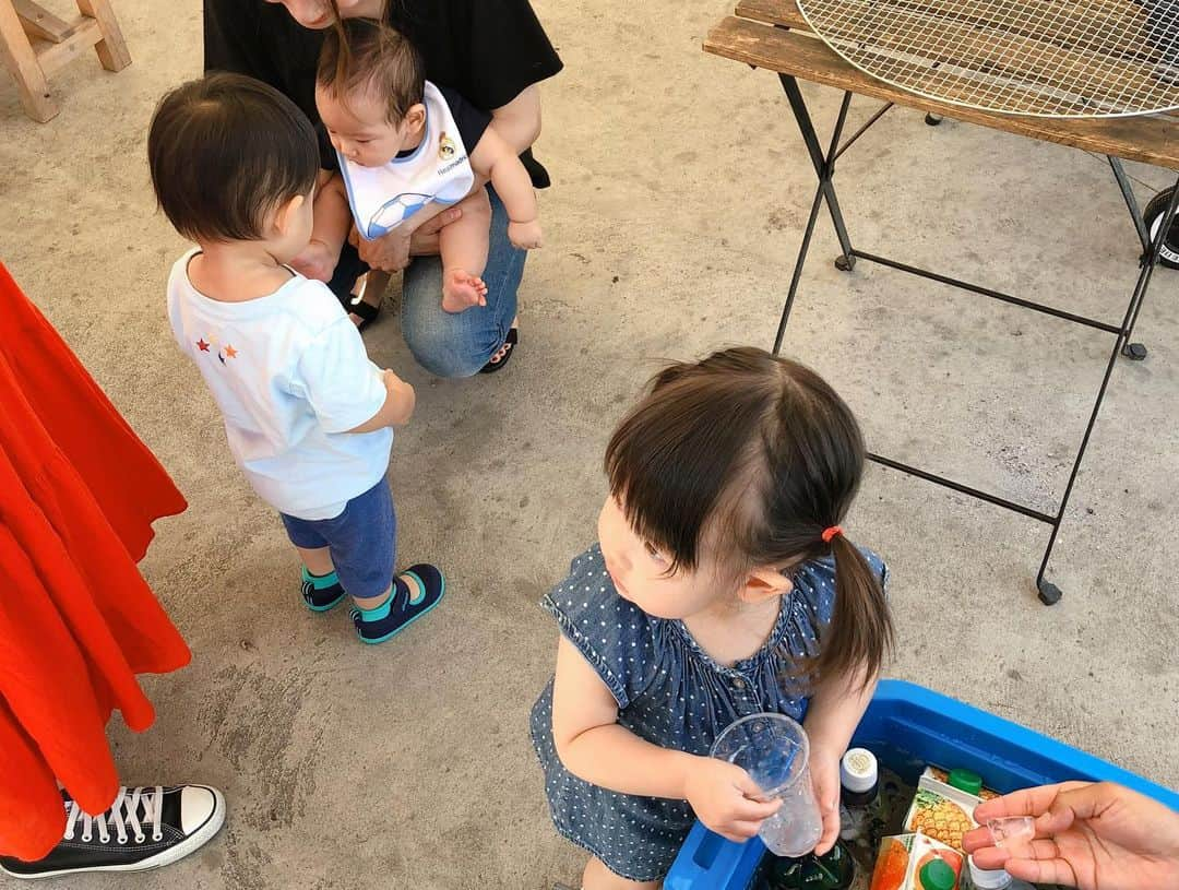 井上香織さんのインスタグラム写真 - (井上香織Instagram)「・ すこーし前のBBQ🍖🎂👶👶👶 ・ お米7合分のおにぎりは初体験🍙😆 ・ #夏の終わり #今年最初のバーベキュー #秋にもやりたい #素敵な施設 #最高」8月28日 17時44分 - kaorin888