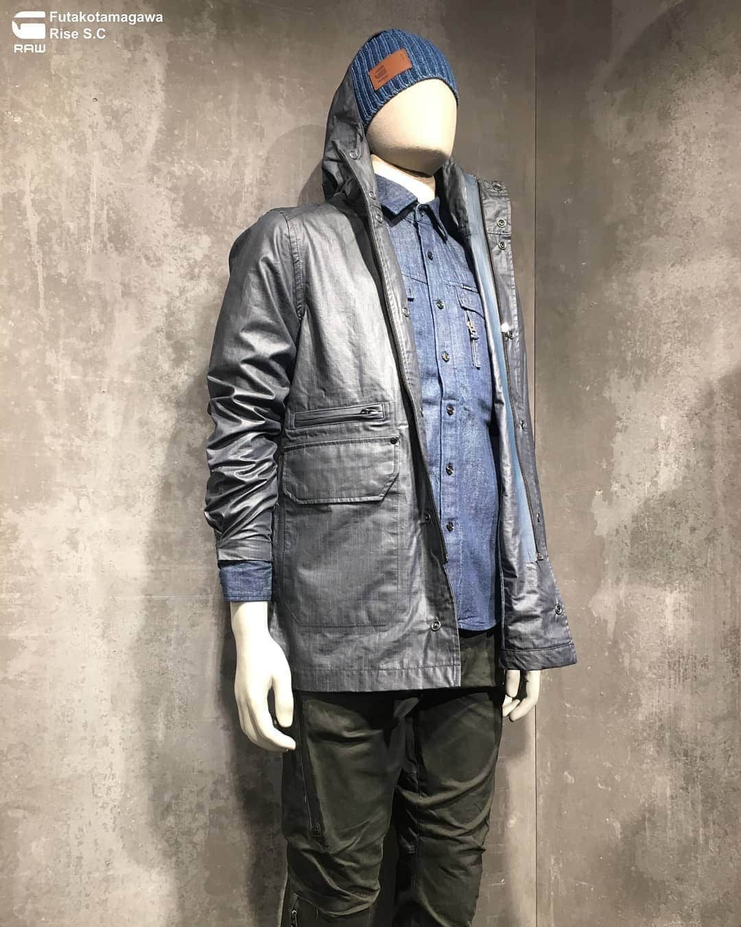 G-Star RAW Japanさんのインスタグラム写真 - (G-Star RAW JapanInstagram)「. . 【NEW ARRIVALS】 . XPO RAINCOAT No.D13986-B302-4213 . CITISHIELD SLIM SHIRT No.D14063-D013-082 . CITISHIELD 3D CARGO SLIM TAPERED PANT No.D14494-5126-995 . BARRAN BEANIE No.D14652-A834-082 . G-Star RAWストアで展開中！ . #GStarRAW #ジースターロウ #GStarRAWjapan #新作 #newarrival #ジーンズ #デニム #立体裁断 #3dデニム #jeans #denim #Citishield #シティライフ #都会 #city #こだわり #デザイン #コーディネート #ファッション #スタイリッシュ #gstarrawstore_futako #二子玉川 #二子玉川ライズ」8月28日 17時49分 - gstarraw_jp