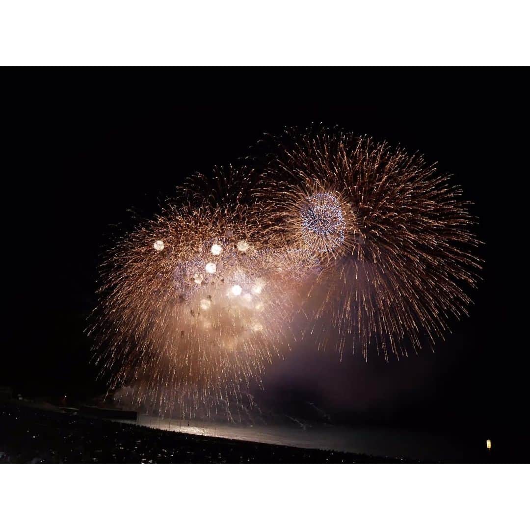 川村茉由さんのインスタグラム写真 - (川村茉由Instagram)「一生に一度は見てほしい 花火大会🎆 来年も行けますように…！ * #mie #fireworks #festival #kumano #happy #love #like #instagood #follow #me #熊野 #熊野花火大会 #花火大会」8月28日 17時54分 - mayupi_k