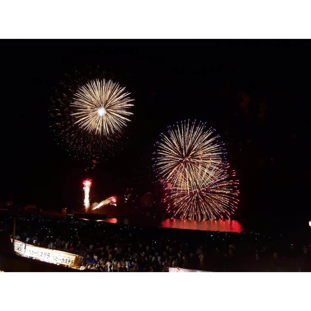 川村茉由さんのインスタグラム写真 - (川村茉由Instagram)「一生に一度は見てほしい 花火大会🎆 来年も行けますように…！ * #mie #fireworks #festival #kumano #happy #love #like #instagood #follow #me #熊野 #熊野花火大会 #花火大会」8月28日 17時54分 - mayupi_k