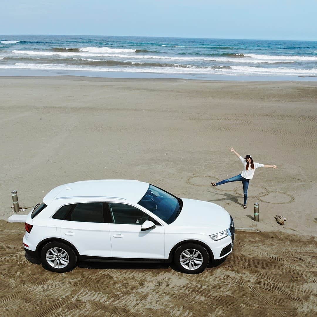 Audi Japan Sales / アウディジャパン販売さんのインスタグラム写真 - (Audi Japan Sales / アウディジャパン販売Instagram)「#Audiのある生活  愛車と駆け抜けた夏休み。#Q5 のパワフルな駆動力で、どんな天候も快適なロングドライブを。  現在 #AJS では「Audi Q5 ご購入サポートキャンペーン」を実施中。期間は9/30(月)まで。 @audi.japan.sales  #Audi #AudiQ5 #MyAudi #Audistyle #car #アウディ #ドライブ #旅 #海 #海岸 #砂浜 #夏 #夏休み #車 #愛車 #外車 #ドイツ車 #車好き #車好きな人と繋がりたい #アウディ女子 #車好き男子」8月28日 18時14分 - audi.japan.sales