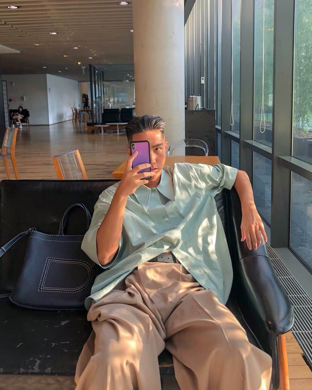 Junyoungさんのインスタグラム写真 - (JunyoungInstagram)「야려보리깅 . . . #delvaux #delvauxpin #delvauxbags #delvauxbag #lepin #delvauxlepin #outfit #dailylook #mensfashion #lemaire #maisonmargiela #margiela #vetements #martinerose #mmca #christophelemaire #델보 #르핀 #델보가방 #델보백 #마르지엘라 #베트멍 #마틴로즈 #르메르 #메종마르지엘라 #국립현대미술관 #카페그라노 #삼청동」8月28日 18時24分 - yanggeng88