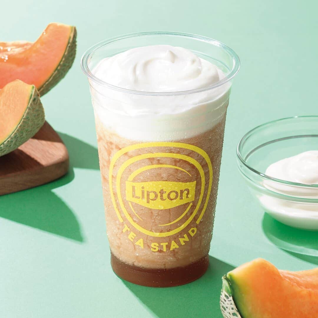 リプトンのインスタグラム：「スムーティー第2弾！「茨城メロン」が明日8/29より限定発売！🍈 8月に発売したスムーティーの第2弾が名古屋＆博多のTEA STANDにやってくる！ 紅茶とメロンのシャリシャリフローズンと、ちょっぴりソルティなチーズフォームのコントラストがたまらない♪ 新感覚の紅茶アレンジを楽しんで！ #リプトン #Lipton #LiptonTeaStand #TeaforLife #スムーティー #スムーティー茨城メロン #期間限定 #名古屋 #博多 #リプトンでつながる」
