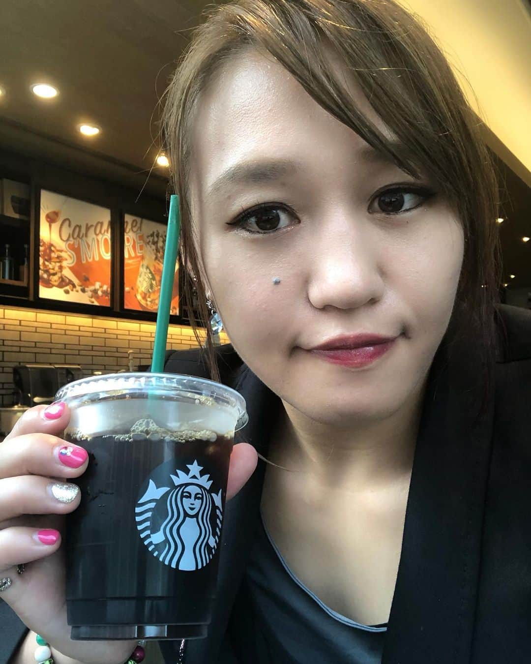 朱里さんのインスタグラム写真 - (朱里Instagram)「スタバさんっ  #cafe #starbucks #coffee」8月28日 9時30分 - syuri_official