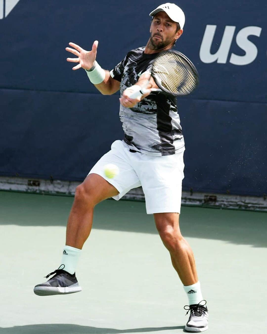 フェルナンド・ベルダスコさんのインスタグラム写真 - (フェルナンド・ベルダスコInstagram)「First round ✅ 💪🏽 Was great to be back at the @usopen with a victory !! Thursday next match ..」8月28日 9時36分 - ferverdasco