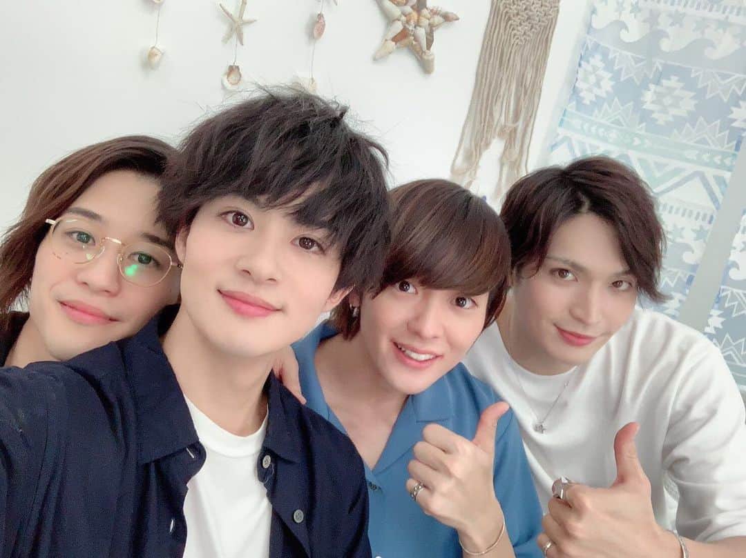小波津亜廉のインスタグラム：「[27/8/19] Tada- normal clothes! The actors featured as guest on the fourth episode of Allen’s “Allen Chu-Time” channel! What do you think of their regular looks? ⠀⠀⠀ ⠀ #kohatsuallen #shibukiryo #ohmitakuto #ishidashun ⠀⠀⠀ ⠀ Source: Allen and Takumi’s twitters」