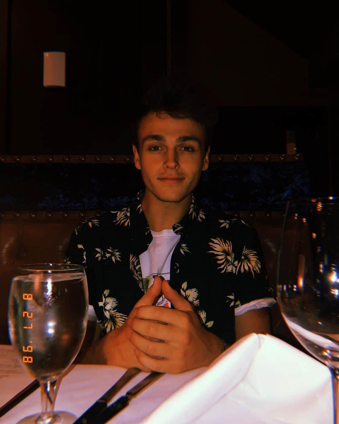 Jonahmaraisのインスタグラム：「POV: you’re my basket of breadsticks as they come to the table」