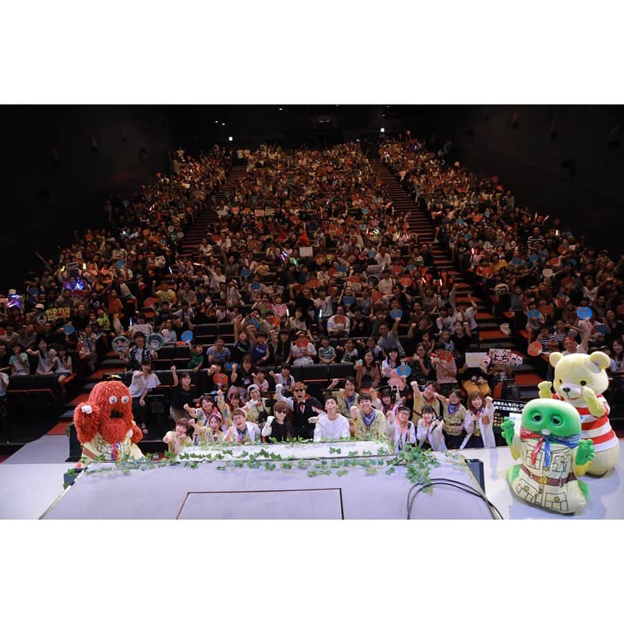 加藤一華さんのインスタグラム写真 - (加藤一華Instagram)「. U-FES.TOUR 2019 Kids 東京公演 会場にお越しいただいた皆さま ありがとうございました！😆🎉 . そして…サプライズ登場でした草彅剛さん！ ボンボンメンバーで、 草彅さんにご挨拶もさせていただきました！😂✨ 楽屋では愛犬クルミちゃんにも会えて、 プレミアすぎるお写真…！！！ フレンチブル可愛い…！！！ 写真を家族に見せたら感動してた😂 宝物です😳🌸 . 出演メンバーが豪華すぎて 終始ドキドキでした〜！！😂 夏の思い出がまた増えて、 今年の夏は本当盛りだくさんだ🙌 . 思い出いっぱいの東京ドームシティさんで イベントが出来たのも最高に幸せなこと…！ Gロッソ、とっても素敵な会場で みんなの顔もよーく見えたし、 声もよーく聞こえたよ😳💓 . 次は大阪！楽しみにしててー！！！ . #ufes #草彅剛 さん #ボンボンTV」8月28日 10時24分 - ichika_kato