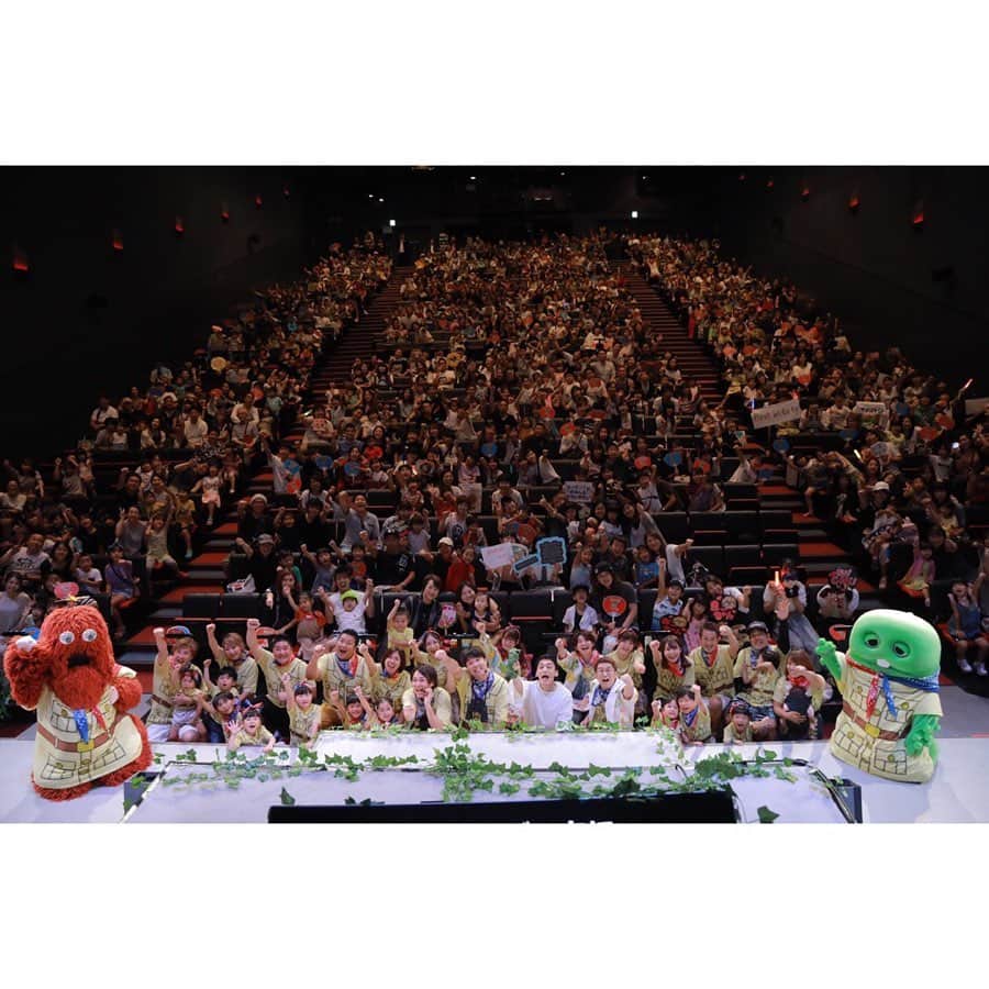 加藤一華さんのインスタグラム写真 - (加藤一華Instagram)「. U-FES.TOUR 2019 Kids 東京公演 会場にお越しいただいた皆さま ありがとうございました！😆🎉 . そして…サプライズ登場でした草彅剛さん！ ボンボンメンバーで、 草彅さんにご挨拶もさせていただきました！😂✨ 楽屋では愛犬クルミちゃんにも会えて、 プレミアすぎるお写真…！！！ フレンチブル可愛い…！！！ 写真を家族に見せたら感動してた😂 宝物です😳🌸 . 出演メンバーが豪華すぎて 終始ドキドキでした〜！！😂 夏の思い出がまた増えて、 今年の夏は本当盛りだくさんだ🙌 . 思い出いっぱいの東京ドームシティさんで イベントが出来たのも最高に幸せなこと…！ Gロッソ、とっても素敵な会場で みんなの顔もよーく見えたし、 声もよーく聞こえたよ😳💓 . 次は大阪！楽しみにしててー！！！ . #ufes #草彅剛 さん #ボンボンTV」8月28日 10時24分 - ichika_kato
