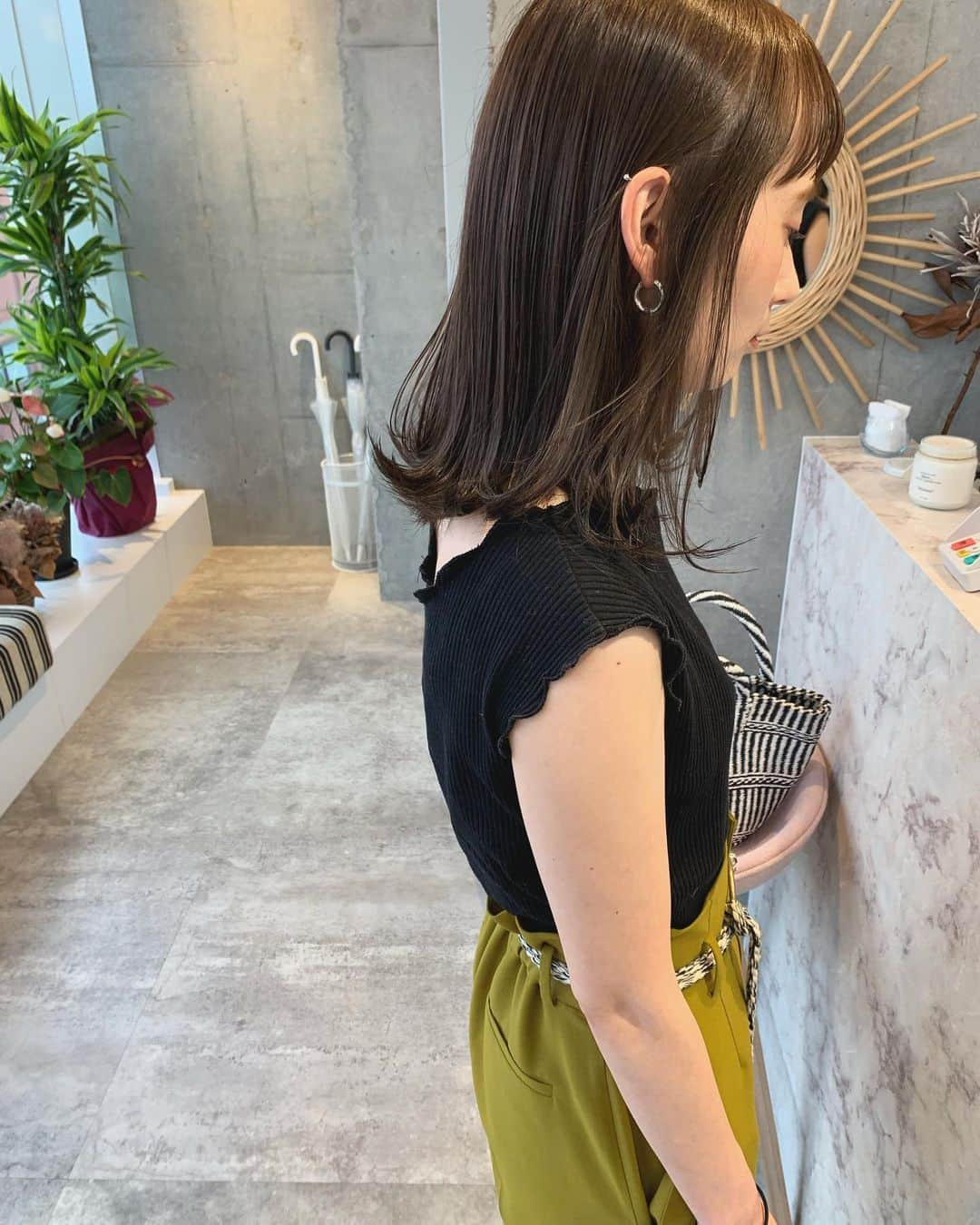 OYAMA KENICHIさんのインスタグラム写真 - (OYAMA KENICHIInstagram)「伸ばすか切るか次楽しみだね😉 #wyeth_hair_  #ミディアムヘア  #ヘアカラー #ダブルカラー #アッシュ #グレージュ  #ハイライト #ケアブリーチ #カット #トリートメント #ヘアカラー #オージュア」8月28日 10時58分 - kenichi_oyama_