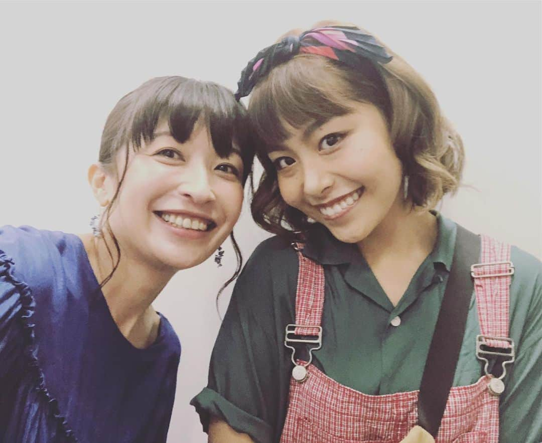 小野真弓さんのインスタグラム写真 - (小野真弓Instagram)「エヴァンス未希ちゃん(o^^o) ハーフ風タレントと、そそくさと言われているエヴァちゃん💋（本人インスタ談） いつも言葉の使い方が絶妙に面白い✨毎回ツボです😍 bo-so tvにて共演中です🔥 本名、小野なんですってー✨小野コンビ✌️✌️ #エヴァンス未希 ちゃん #小野真弓」8月28日 11時15分 - hanaharuaroi