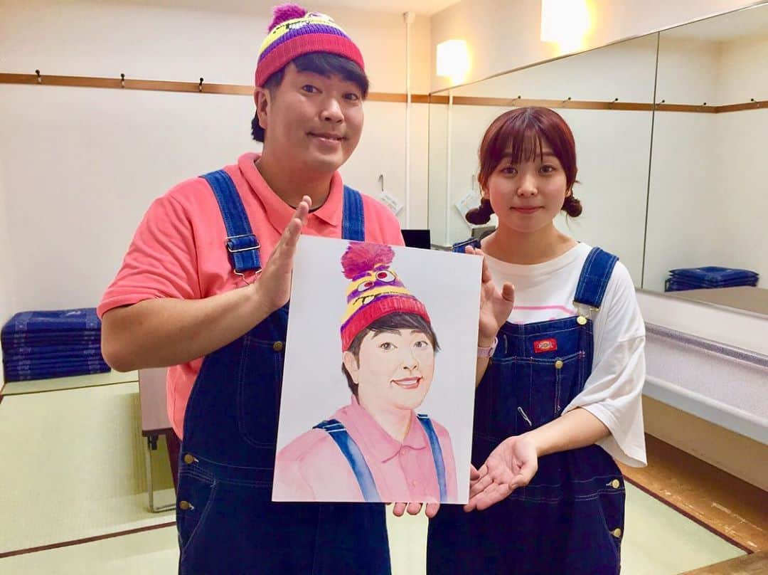 GO!皆川さんのインスタグラム写真 - (GO!皆川Instagram)「‪昨日は東京NSC25期生のライブ『RUSH』のMCの仕事でした。‬ ‪美術の大学院生でピン芸人の川口実乃里さんが絵描いてきてくれた。‬ ‪嬉しくて家の1番高い所に飾ったよ。‬ ‪ヤンテスキュー。‬ ‪#RUSH #東京NSC #25期生 #川口実乃里 #ヤンテスQ #MC ‬」8月28日 11時30分 - go_minagawa