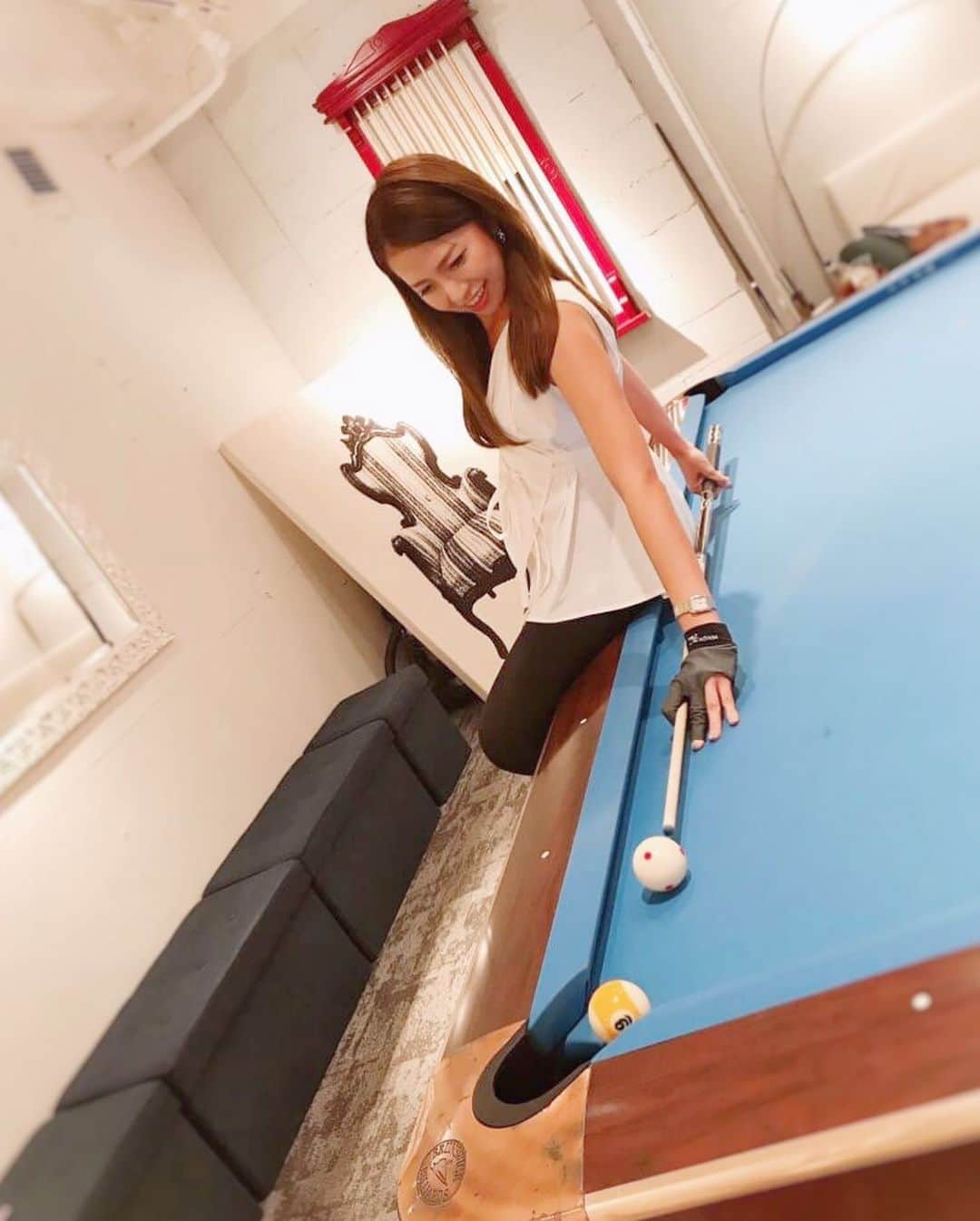 武田奈津美さんのインスタグラム写真 - (武田奈津美Instagram)「. 密かにハマっているビリヤード☺️ 美しく綺麗に上手くなりたい！と思い 憧れの香織さんのサロンに遊びに行ってきたよ🎱💛 . 構えも仕草も全てが素敵😭✨✨ 教えていただきながらの練習はとても楽しかった☺️💛 ありがとうございました☺️✨✨✨ . #ビリヤード #ビリヤード女子 #tokyo #japan #billiard #billiar #billiards #pool #poolbar #poolsalon」8月28日 11時45分 - _natsumitakeda_