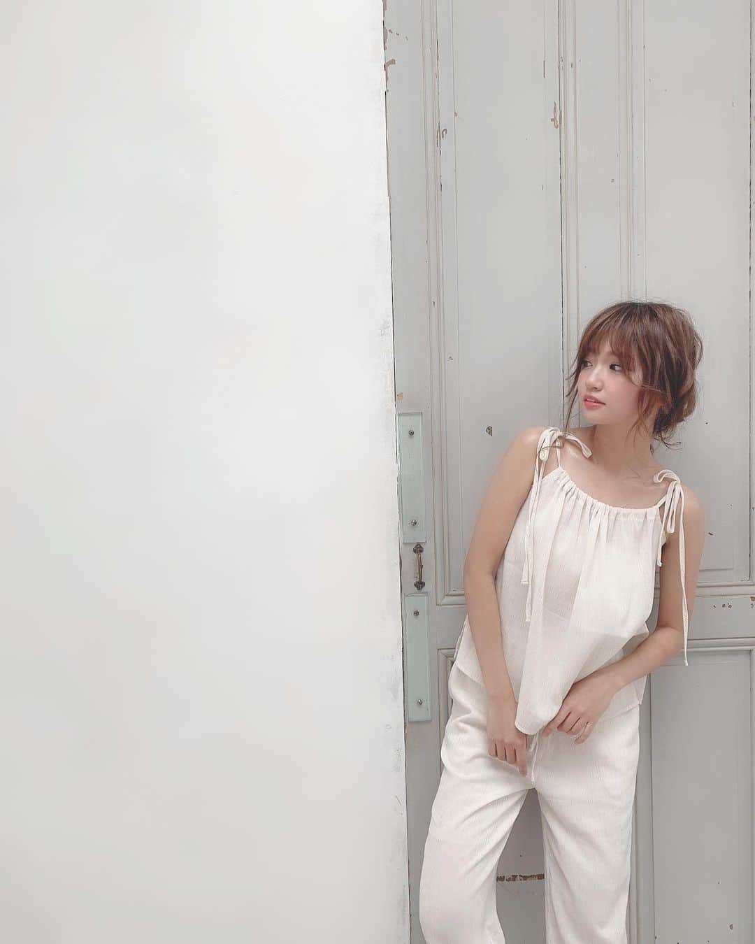 いっちゃん/嶋津 いつみのインスタグラム：「. . ここ数日、 載せよーと思って 載せてなかった写真達をお昼に アップしてみてる🤭❤️ . . . . まぁ、すぐ飽きて続かんかもやけど🤪⭐️💨💨💨ww . . . . . 着てるお洋服は @nanaho_yoshida  ななほのブランドの @neam_official  やで💕 . . . . サラッとしてシンプルやから めっちゃ着やすくて 上下別々でもよく着回してるょ👗🌈 . . . . . #関西  #関西サロモ  #サロンモデル #サロモ #いっちゃん  #フリーモデル #関西モデル  #あざといっちゃん #かわいっちゃん #いっちゃんコーデ #ブライダルモデル #アレンジモデル #ヘアカラー  #ヘアアレンジ #ootd #撮影依頼受付中 . . . . . . .  8月9月のお仕事依頼受付中です🧚🏻‍♀️💜」