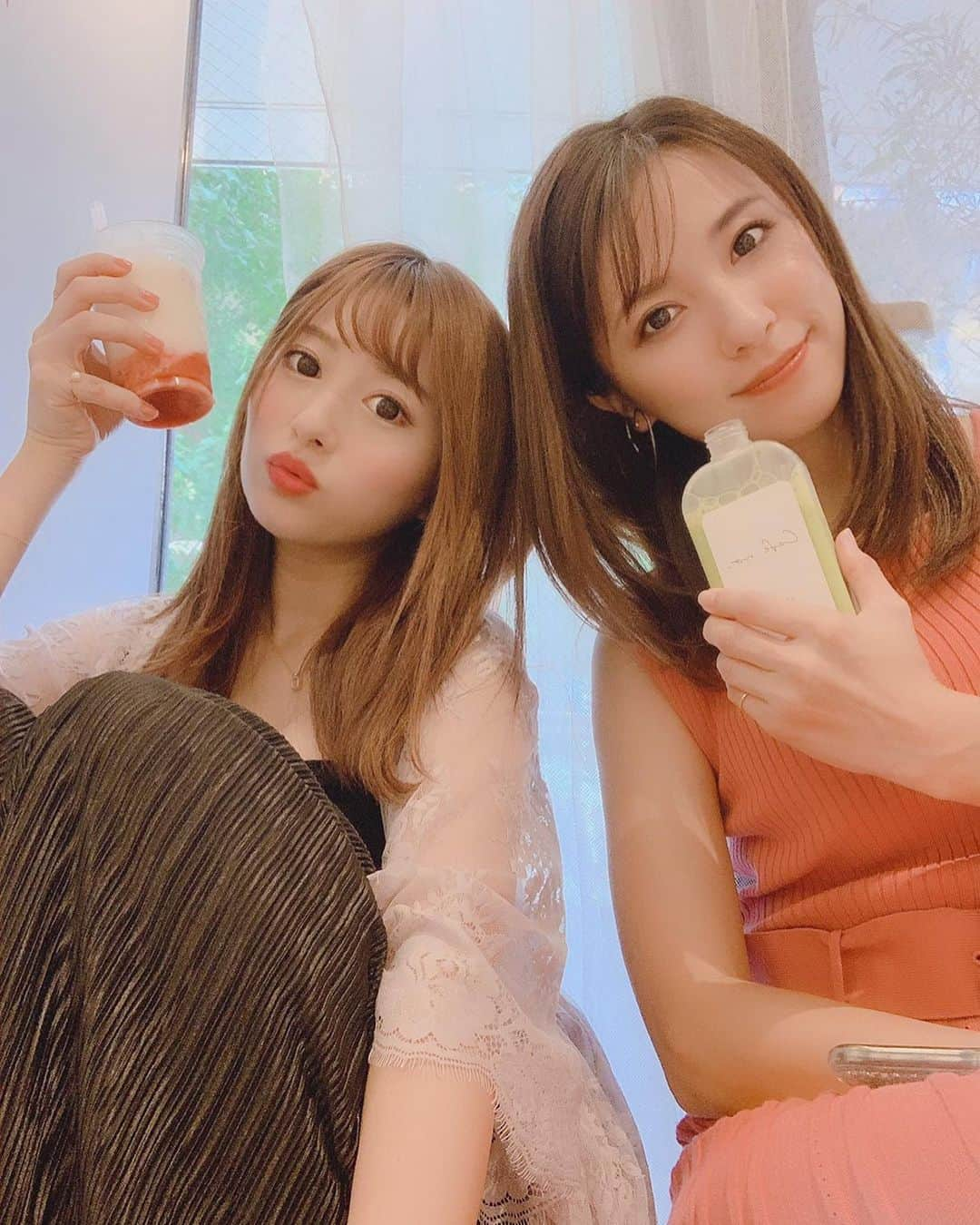 成瀬心美さんのインスタグラム写真 - (成瀬心美Instagram)「🍓 . . この間大阪に行った時 帰る前に おしゃかわドリンクなお店に 行ってきたよー！！ . . 前にファンの子にも 差入れで頂いたことあるんだけど お店に行っても やっぱり可愛かったーーー❤️ . . タピオカも良かったけど 暑すぎたので さっぱりした ヨーグルトシェイクにした☺️ . . 色んな壁がフォトスポットで 楽しいお店でした😘 . . #cafe #no #osaka #drink #shake #photospot #instapic #instagood #instafood #instagram #followｍe #女子旅 #大阪 #インスタ映え」8月28日 12時04分 - coco3ndazo