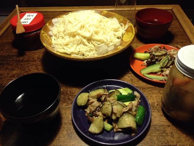 職人.comさんのインスタグラム写真 - (職人.comInstagram)「#ごま油 で肉と野菜を炒めて、#麺つゆ の中に入れて、#チリソース と #ねぎ油 で味の変化を楽しみながら #素麺 を食べました。美味しすぎます。#日韓中 の融合レシピです（笑）。 @shokunincom  #職人ドットコム #京都 #京都市 #手仕事 #暮らしの道具 #そうだ京都行こう #暮らしを楽しむ #京都旅行 #京都巡り #京都観光 #京都散策 #京都散歩 #モノづくり #ものづくり #工芸品 #民芸 #民藝 #民芸品 #手工芸 #日本製」8月28日 12時40分 - shokunincom