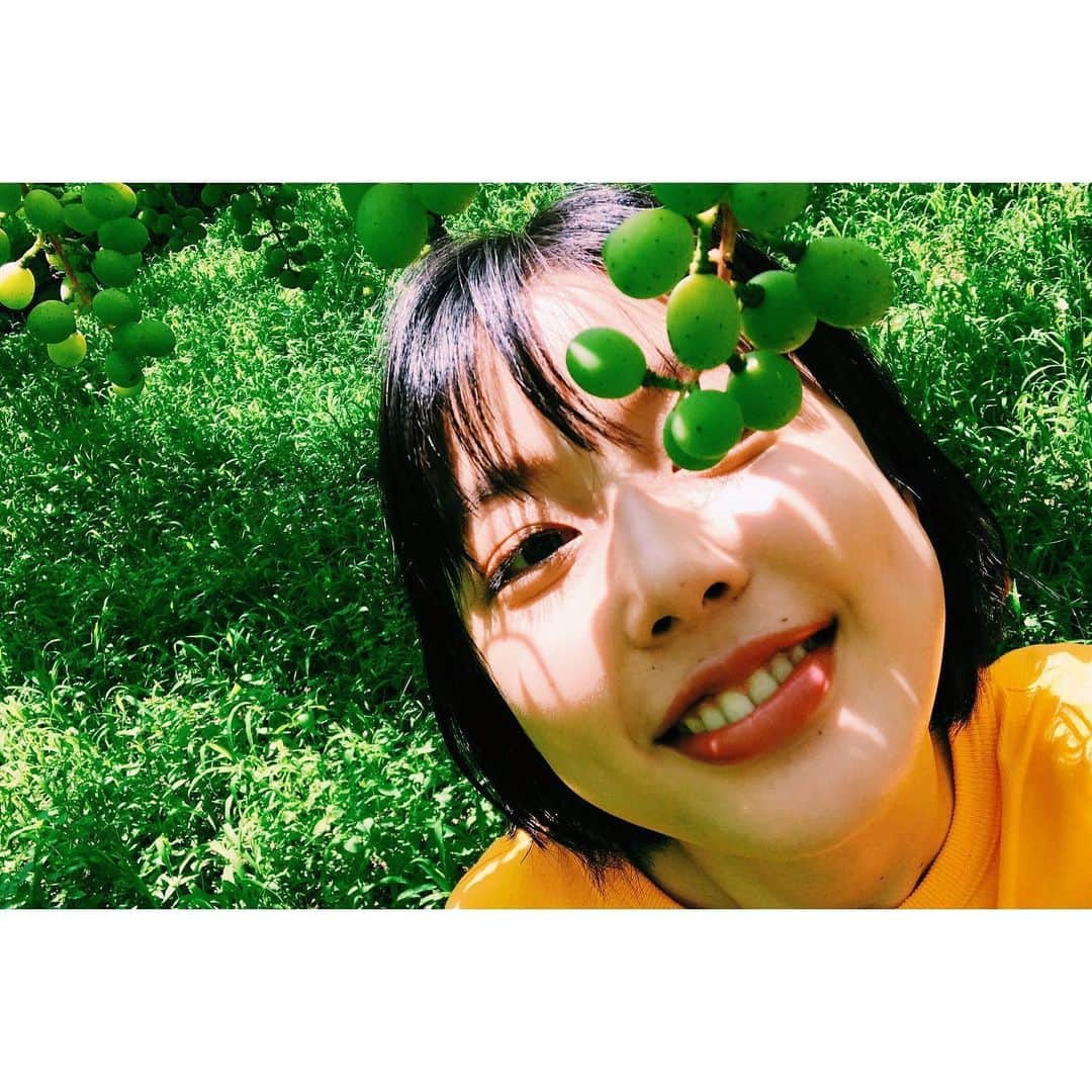 吉倉あおいさんのインスタグラム写真 - (吉倉あおいInstagram)「@mina_magazine 発売ちゅ〜🌻 今月号ではまゆげの週末旅ということで、山梨・甲府をたっぷり堪能してきましたっ とにかく食べたかったもの、食べ尽くしてきた！笑 まゆげオススメのアレも誌面に載っているのでぜひみてくださいね♡ #まゆげの週末旅#山梨#甲府」8月28日 12時56分 - aoi_yoshikura