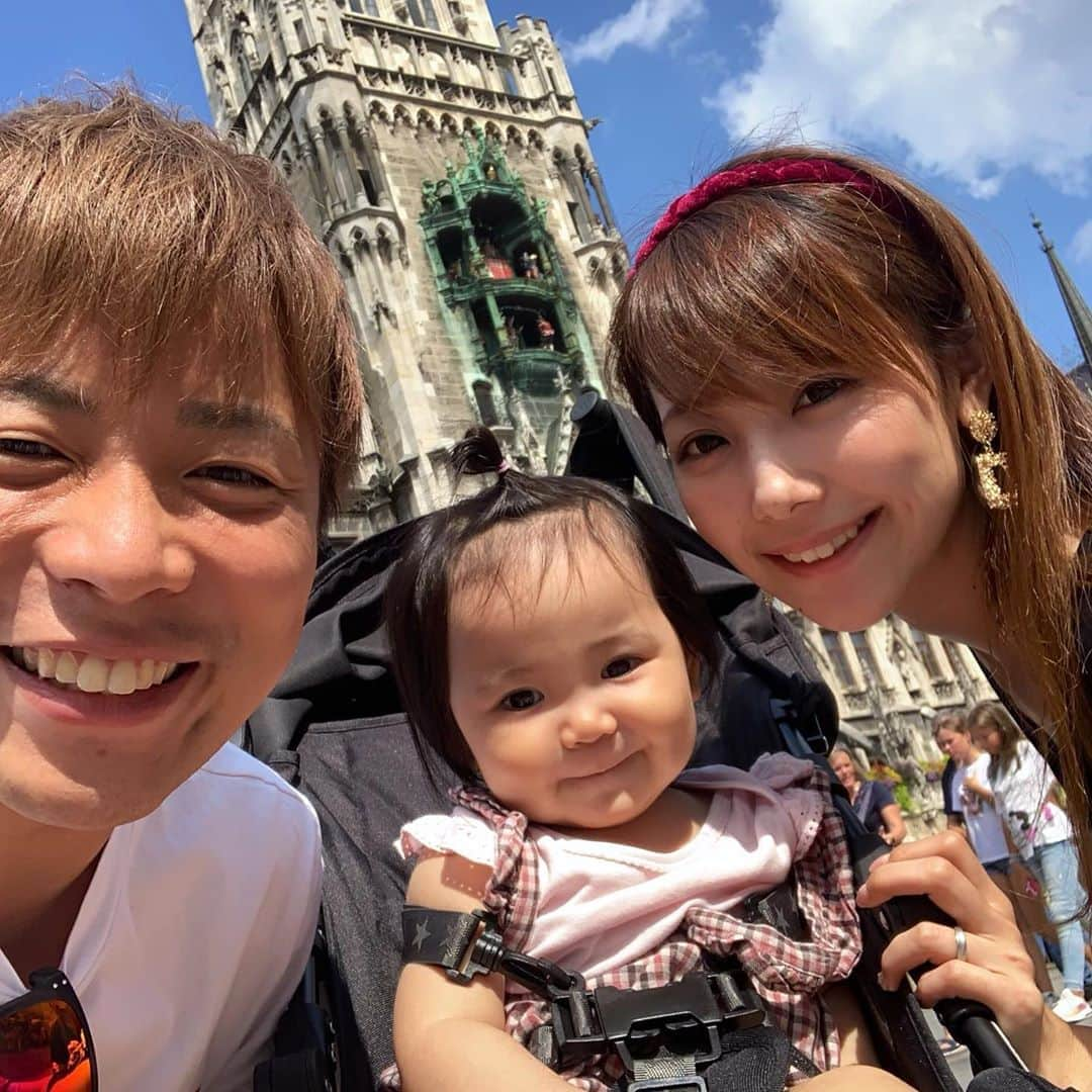 勝田貴元さんのインスタグラム写真 - (勝田貴元Instagram)「Family time!👨‍👩‍👧 I am happiest man because of you. Thank you always your support. You giving me many happy moments and motivations! Love you! 結婚してこの子が僕達のもとに生まれてきてくれてから色んな世界観が変わった！ 一緒に居られる時間は多くはないけど、それなのに文句ひとつ言わずにフィンランドに来てくれて毎日支えてくれてありがとう😊 奥さんと娘といると本当に幸せ！ もっと頑張ろうと思える💪 奥さんには感謝ばかりだ！🙏 #family #love」8月28日 18時38分 - takamotokatsuta