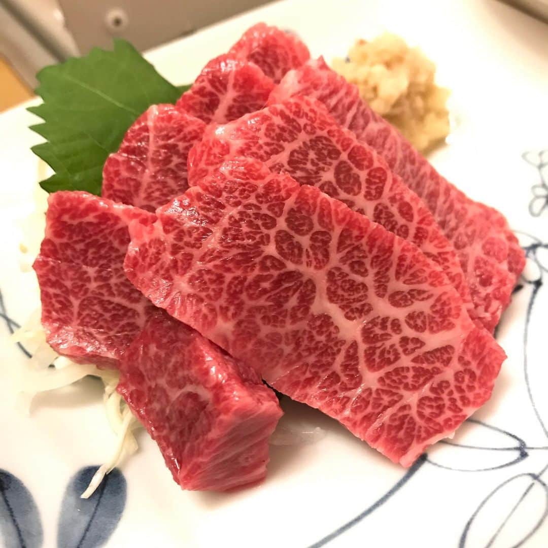 SHOGOさんのインスタグラム写真 - (SHOGOInstagram)「馬焼き肉も美味しかった。 特に馬刺しとレバ刺しは最強。 やっぱり九州はやばかたい！」8月28日 18時39分 - 175r_official