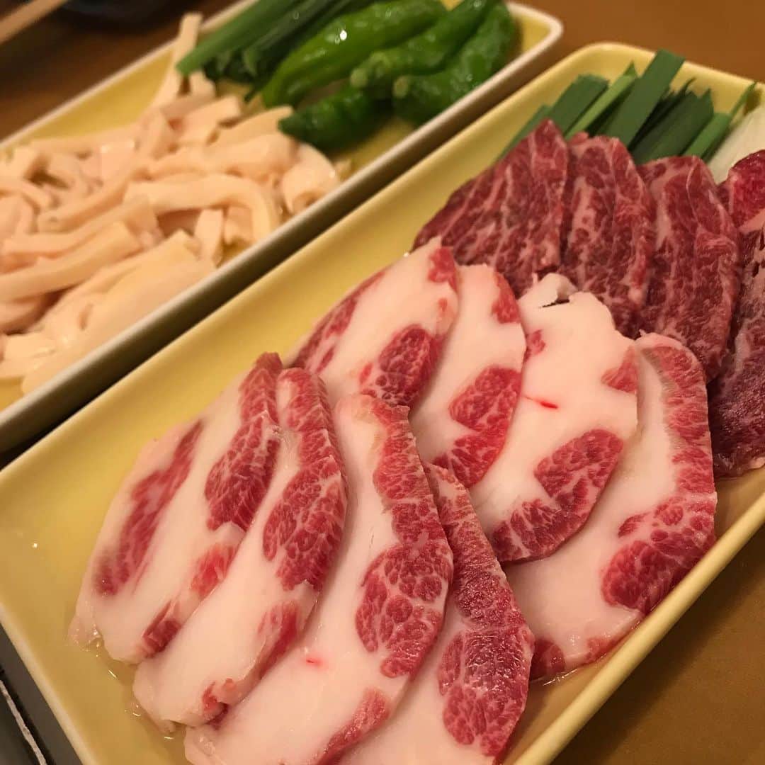 SHOGOさんのインスタグラム写真 - (SHOGOInstagram)「馬焼き肉も美味しかった。 特に馬刺しとレバ刺しは最強。 やっぱり九州はやばかたい！」8月28日 18時39分 - 175r_official