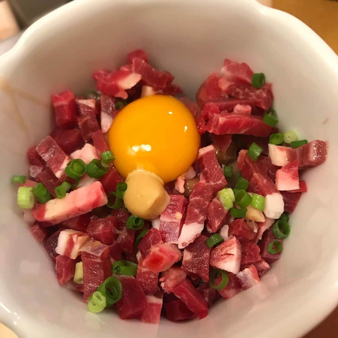 SHOGOさんのインスタグラム写真 - (SHOGOInstagram)「馬焼き肉も美味しかった。 特に馬刺しとレバ刺しは最強。 やっぱり九州はやばかたい！」8月28日 18時39分 - 175r_official