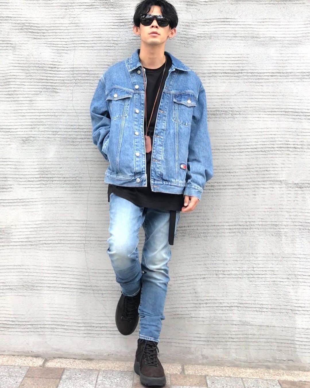 tetsuya togashiさんのインスタグラム写真 - (tetsuya togashiInstagram)「★★★★ @gstarraw_jp の 『D-Staq 3D Slim Jeans』 初おろしー♡ ‍ デニムジャケットと合わせて セットアップ風秋コーデに。 ‍ シルエットも綺麗で ストレッチもきいてて履きやすい‼︎ ‍ ☑︎tops #tommyhilfiger ☑︎t-th #stoneisland ☑︎bottom #gstarraw ☑︎kicks #yeezyseason3 ‍ ガンガン履いてこ♡」8月28日 13時19分 - toga_agot