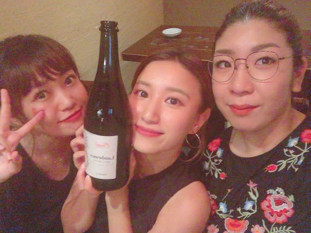 伊藤沙菜さんのインスタグラム写真 - (伊藤沙菜Instagram)「・ お誕生日当日は 中学時代からの親友と 大人になってからの親友が お祝いしてくれました❤️ #高校時代からの親友は不在 @airi_official  ㅤㅤㅤㅤㅤㅤㅤㅤㅤㅤㅤㅤㅤ あたしの大好きな人が これまた大好きな人のことを 好きになってくれて これまた同じ空間にいられるなんて この先もこの時感じた幸せが 何度も何度も訪れますように💗と あたしは可愛いことを思っちゃいました🥰 #自分で言うな説 ㅤㅤㅤㅤㅤㅤㅤㅤㅤㅤㅤㅤㅤ あたしに非常に厳しい2人ですが 結果、激甘で尊重してくれて なんとなく答えが見えている時でも あたしの中での答えが見つかるまで 理解してくれて良い時も悪い時も さなはさならしく‼️とよく頑張った‼️と支えてくれる2人にあたしはとても感謝してます‼️ ㅤㅤㅤㅤㅤㅤㅤㅤㅤㅤㅤㅤㅤ なんか今思うのは 生きてたら本当に30歳になれるんだなって感じ💁🏻‍♀️ ㅤㅤㅤㅤㅤㅤㅤㅤㅤㅤㅤㅤㅤ 正直30歳になるまで 自分の中で27歳から時が止まってて 2000なん年かも自分が今何歳かも 曖昧で何か書く時検索したりしてたんだけど 30歳というわかりやすい年齢になって何か書く時考えなくて良いなって💁🏻‍♀️ #何言ってんのって感じでしょ #あたしが一番書きながら思った #とにかく感想浅っ ㅤㅤㅤㅤㅤㅤㅤㅤㅤㅤㅤㅤㅤ 学生の時に北海道でタレントを始めて、ありがたいことにレギュラーが途切れずかれこれ10年以上が経ちます🙆🏻‍♀️🙆🏻‍♀️🙆🏻‍♀️ #なかなか成長してなくて経歴言いづれい爆走 ㅤㅤㅤㅤㅤㅤㅤㅤㅤㅤㅤㅤㅤ 一緒に仕事で何かをしたいと想ってくれる周りの方たちが素晴らしすぎて😢❤️ あたしをずっと応援してくれる人ってちょっと変態気質というか笑 変わった人達だなぁ😢❤️と思いながらも 本気でいつもみなさんに感謝しています‼️ ㅤㅤㅤㅤㅤㅤㅤㅤㅤㅤㅤㅤㅤ 少しでもみなさんのクスッ🤭ったる存在になる目標は 変わらずに これから先も頑張っていきますのでよろちくね🤗 ㅤㅤㅤㅤㅤㅤㅤㅤㅤㅤㅤㅤㅤ お祝いの言葉たくさんありがとうございました🧡💛💚💙💜 ㅤㅤㅤㅤㅤㅤㅤㅤㅤㅤㅤㅤㅤ 頑張れる🙄💪🏻🔥🔥🔥❤️ ㅤㅤㅤㅤㅤㅤㅤㅤㅤㅤㅤㅤㅤ」8月28日 13時33分 - 37room_official