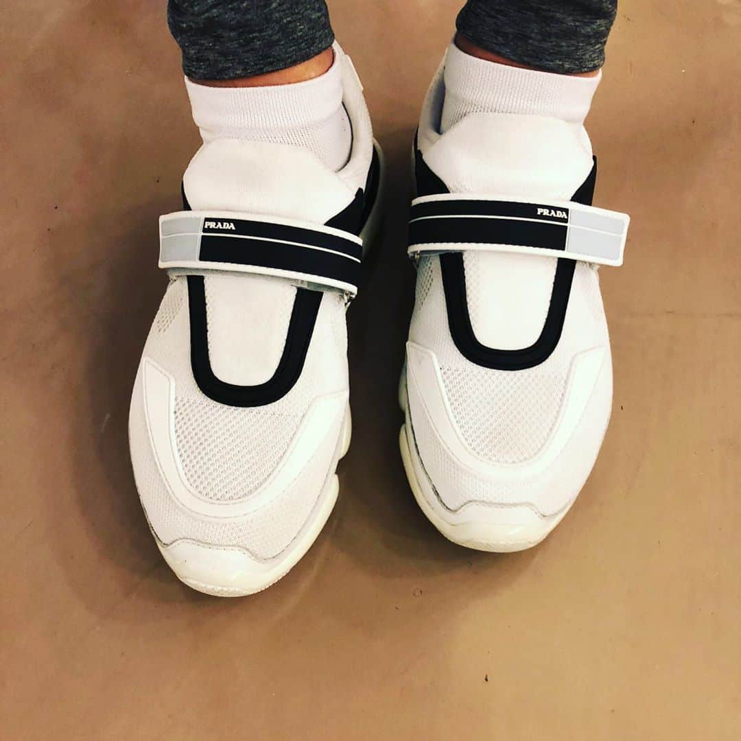 布袋寅泰さんのインスタグラム写真 - (布袋寅泰Instagram)「アンコール用のスニーカーはPRADAです。#prada #sneakers #布袋寅泰 #ギタリズム6」8月28日 13時55分 - hotei_official