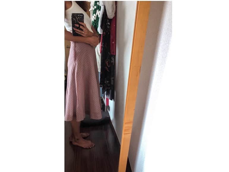 堀舞紀さんのインスタグラム写真 - (堀舞紀Instagram)「🍞🥗 . . . . @garden_house_kamakura . . . .  #kamakuracafe #haneypresets  #ootd #タンクに古着のおばーちゃんみたいなスカート合わせるのスキです #夏の定番スタイル ↑とは言え、 やっとエルゴから卒業したから できる格好だな〜 としみじみ思います。 抱っこ紐って重たいし、 着たい服も着れないし、 嫌だったなぁ。 とか思いつつも人生の中の2年だもんね。 良い思い出💭💭💭」8月28日 16時10分 - mainohori