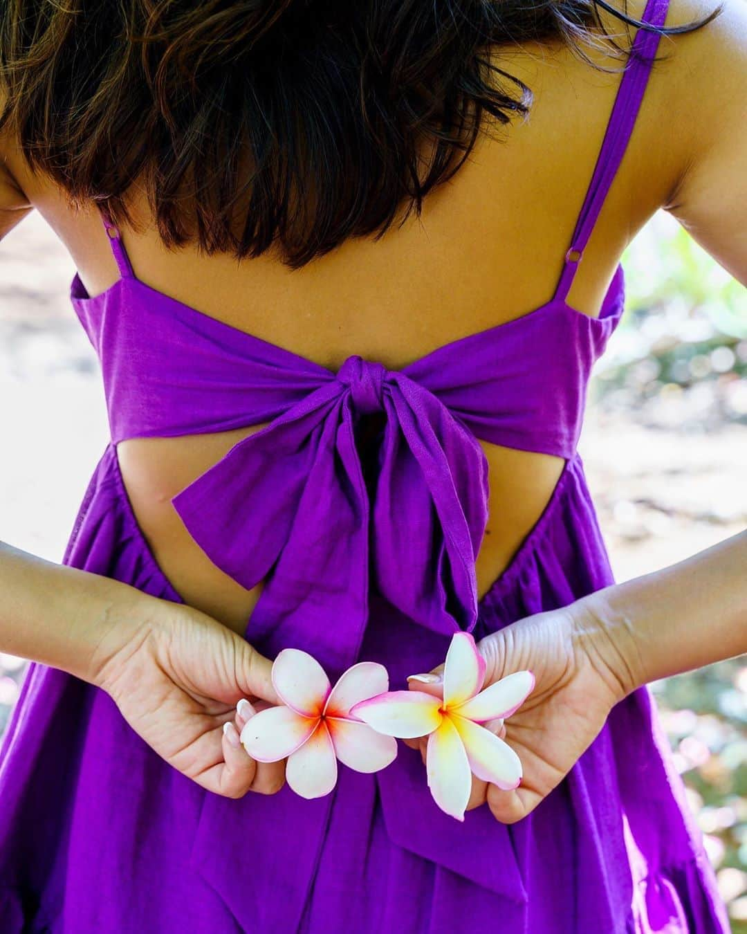 鮎河ナオミさんのインスタグラム写真 - (鮎河ナオミInstagram)「🌺🌼🌸 . . . . #plumeria #summertime #hawaii #mylan #openbackdress #mosquitobites #マイラン #バックコンシャス #ワンピース #背中蚊に刺され😂 #夏のハワイ #ハワイ」8月28日 16時31分 - naomiayukawa