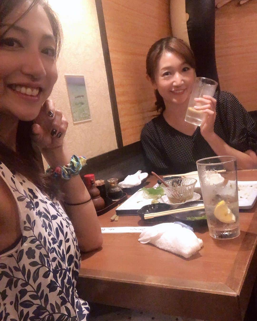 中川愛海さんのインスタグラム写真 - (中川愛海Instagram)「@ami_nakagawa_  一人飲みしたくて…行ったら… タイミングよく美央ママもどこか行こうと悩んでいたみたいで！急遽デート❤️ タイミング良すぎます！ @ami_nakagawa_  #中川愛海 #さくっと飲み #アミュラン #一日一回カンパイ」8月28日 16時42分 - ami_nakagawa_