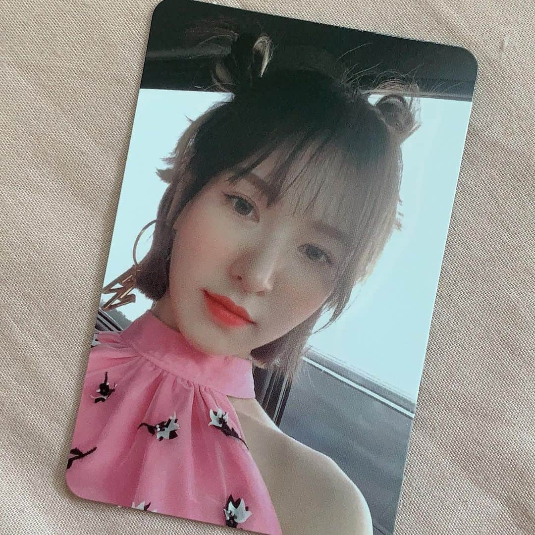 ウェンディ（ファンアカウント）のインスタグラム：「💙 #WENDY #웬디 #REDVELVET #레드벨벳」