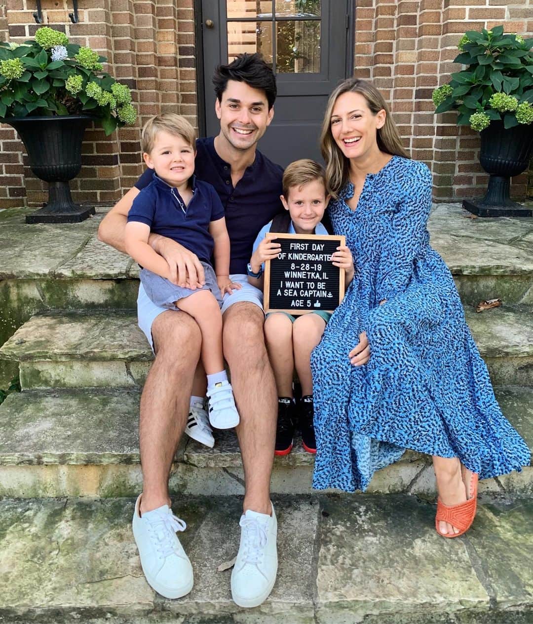 Anna Jane Wisniewskiのインスタグラム：「It was all about Harry for his first day of kindergarten today! Kid was born ready—is this a first born thing? I’m the youngest of four so I feel like I need to ask my mom if my oldest sister was raring to go when it came to school.  Of course, Teddy man wanted to be in every single picture with him (I can 100% attest that this is a younger sibling thing—I’m pretty sure I was in every picture with my sister, even if it was her posing with a trophy SHE won 😬). A few weeks ago, I shared on the blog Harry’s school supply list with @walmart and this week it’s Teddy’s turn! He is actually starting school for the first time ever so we have a lot of family milestones this year.  Also, I realized I love buying uniform staples for the boys wardrobe; they don’t wear uniforms to school but when 2-packs of polos and button-down shirts are under $10, you can’t go wrong (and they go with everything in their closet!) Shop them and Teddy’s back to school list here 👉🏻 👉🏻 http://liketk.it/2Ev0e #liketkit @liketoknow.it #LTKfamily #ad #walmart #gobackbig」
