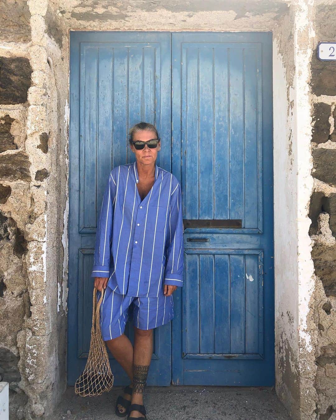 セミクチュールさんのインスタグラム写真 - (セミクチュールInstagram)「La stagione dell’oblio, dei becchi al mattino appena sveglia, dei curnutazzi a colazione e dell’azzurritudine.  Quella sempre.  #selvaggitudinepantesca #sud #pantelleria #curnutazziistheway #estateitaliana」8月29日 3時50分 - erikasenzacouture