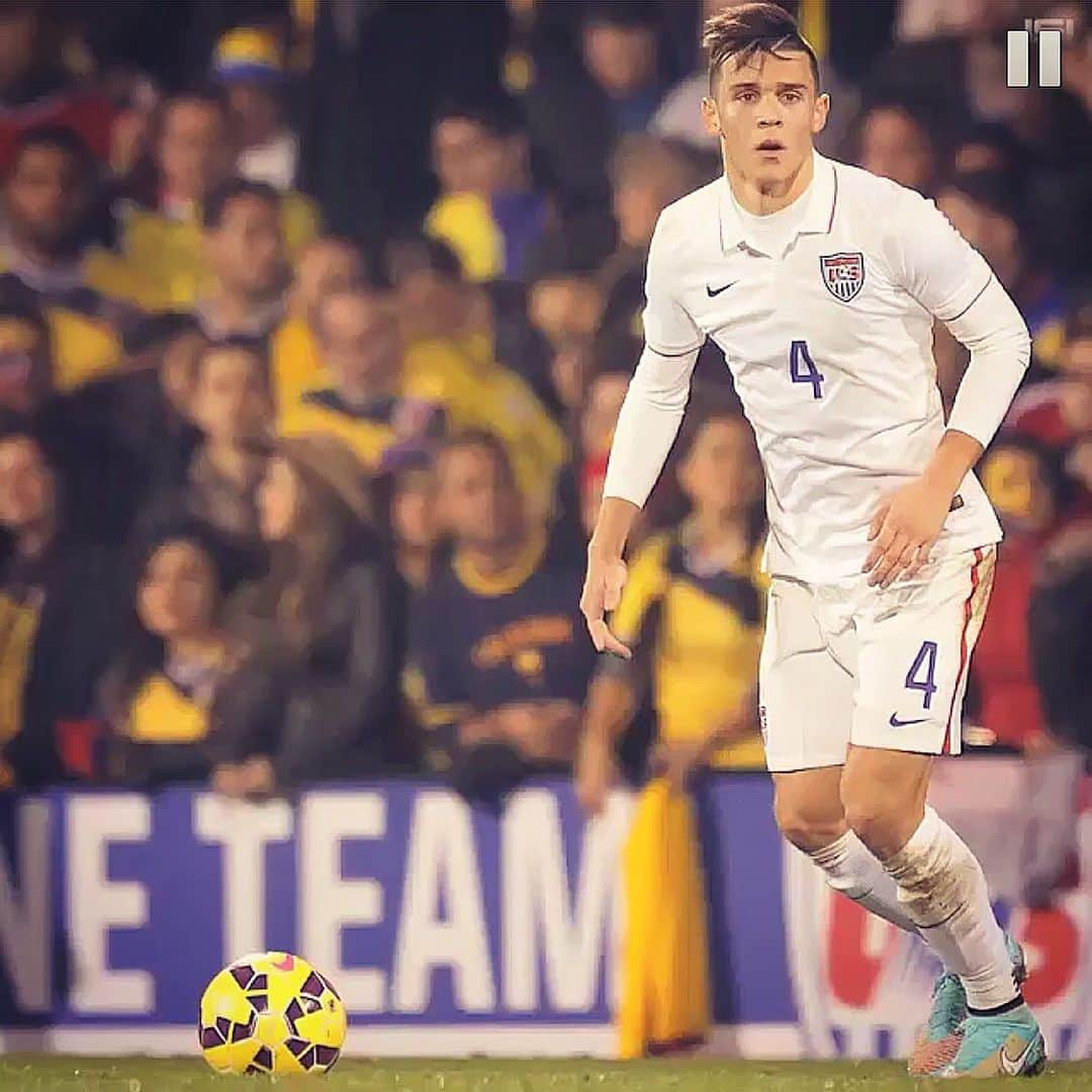アルフレッド・モラレスのインスタグラム：「Amazing to be back with the @usmnt after quite some time. Like always, it’s a big honor to put on the Red, White and Blue! 🇺🇸🇺🇸🇺🇸 Hard work pays off!!」