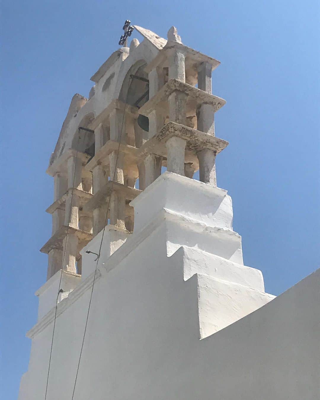 アレクシマビーユさんのインスタグラム写真 - (アレクシマビーユInstagram)「Paros chapel @alexismabille #alexismabille #paros #parosisland #chapel #beauty #clocher #white #blue #architecture #clocher #chapelle #greece #greek」8月29日 2時52分 - alexismabille