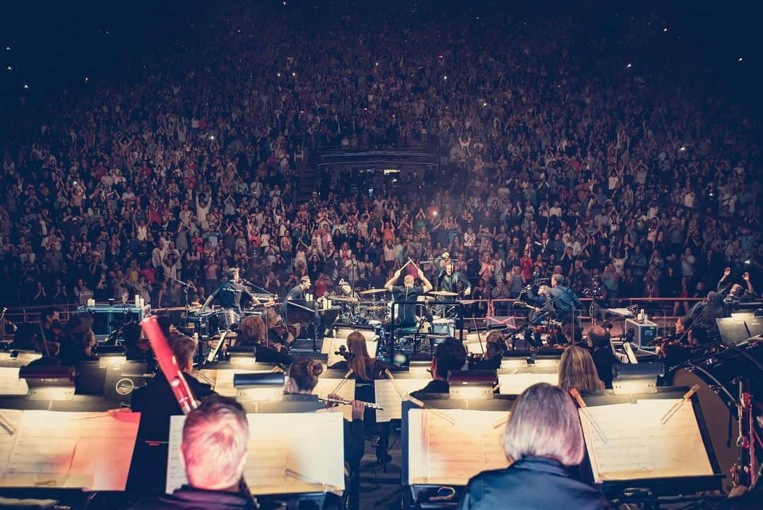 OneRepublicさんのインスタグラム写真 - (OneRepublicInstagram)「A second absolutely incredible night at Red Rocks. No words. Thank you to everyone involved in this. 🙏 #1rredrocks」8月29日 3時05分 - onerepublic