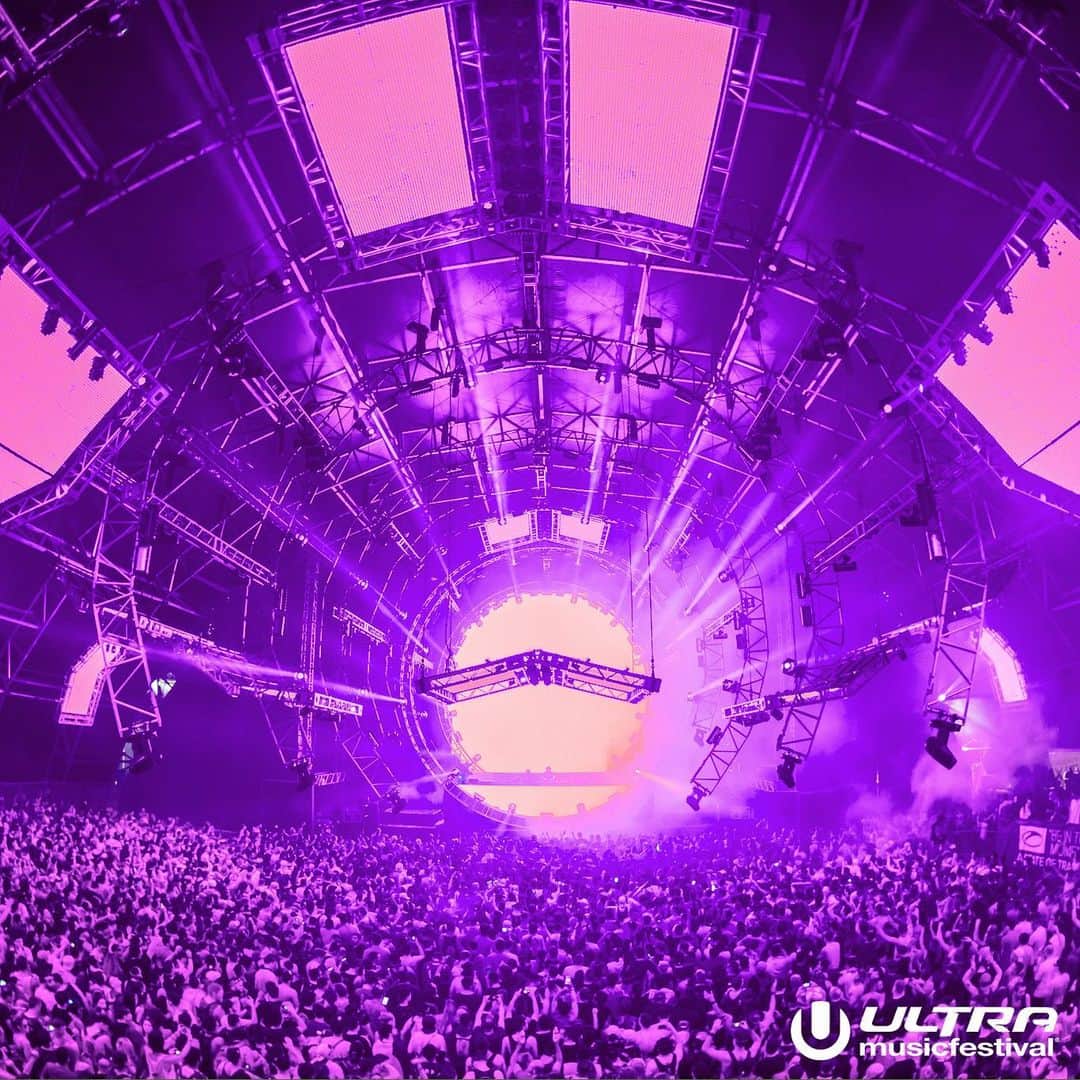 Ultra Music Festivalさんのインスタグラム写真 - (Ultra Music FestivalInstagram)「prepare for takeoff 🛸」8月29日 3時08分 - ultra