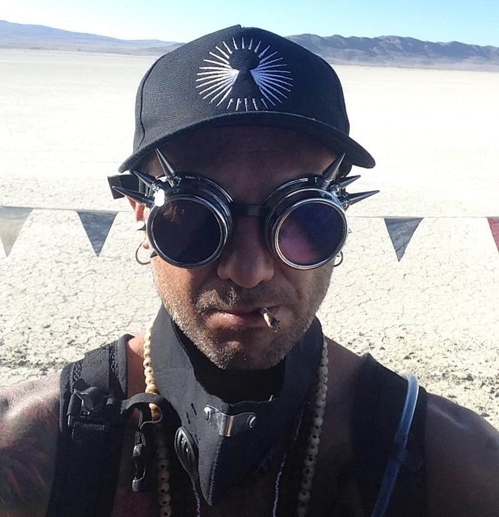のインスタグラム：「BB HAT HOLE at @burningman 2019 @carlolisi  @marchjohannes  @lucasem」