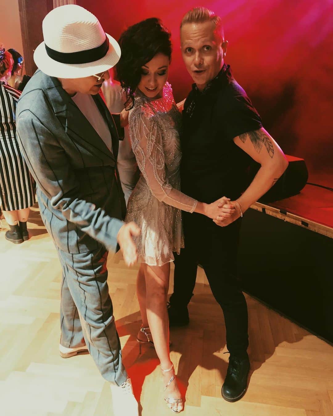 ラウラ・レピストのインスタグラム：「🌟Sellasta syksyä luvassa!🌟🤩❤️ Niin älyinnoissani tästä että alettiin jo treenaan💃🏽🤪 #eihuono #mtvttk @tanssiitahtienkanssa @markokeranen @jormauotinen」