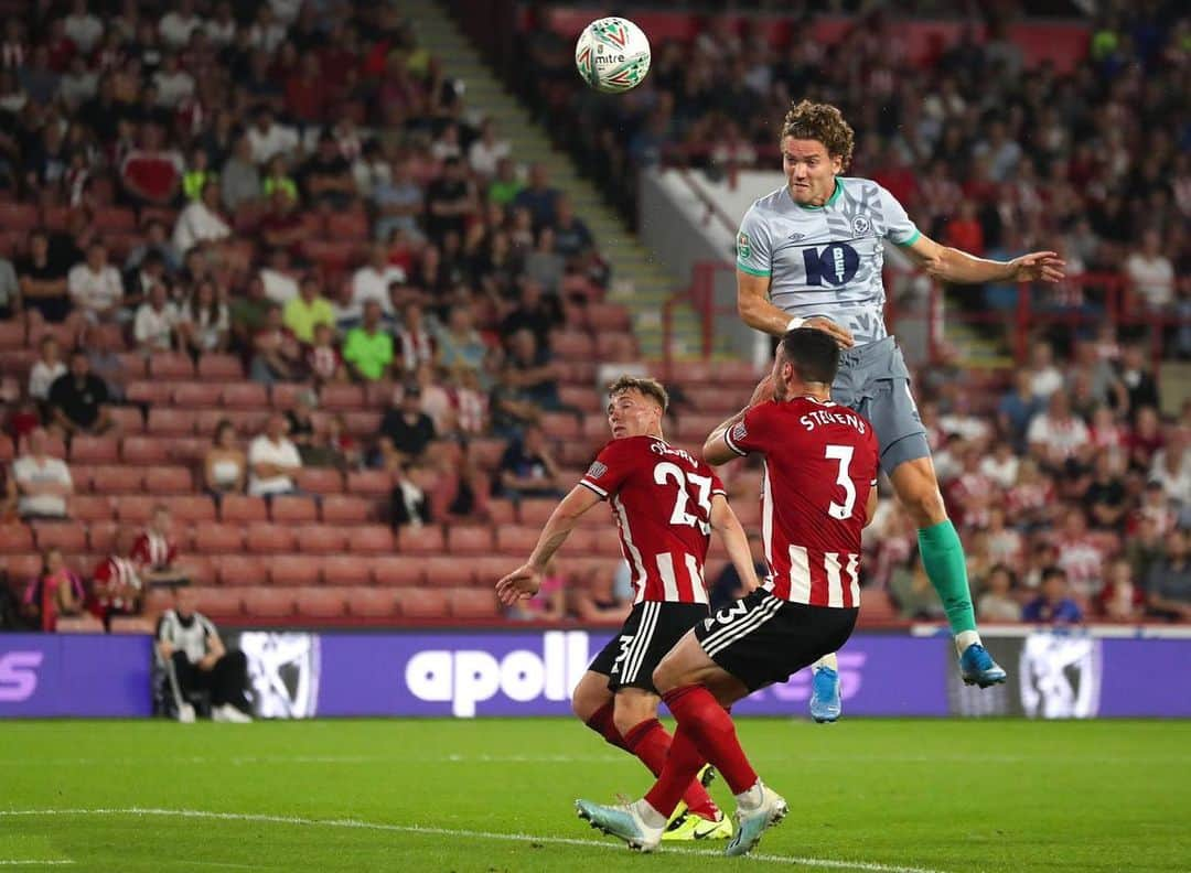 サム・ギャラガーのインスタグラム：「Alot of positives to take from last night. Looking forward to another tough game on Saturday 🔵⚪️ Nice to get up and running again in a @rovers shirt ⚽️」