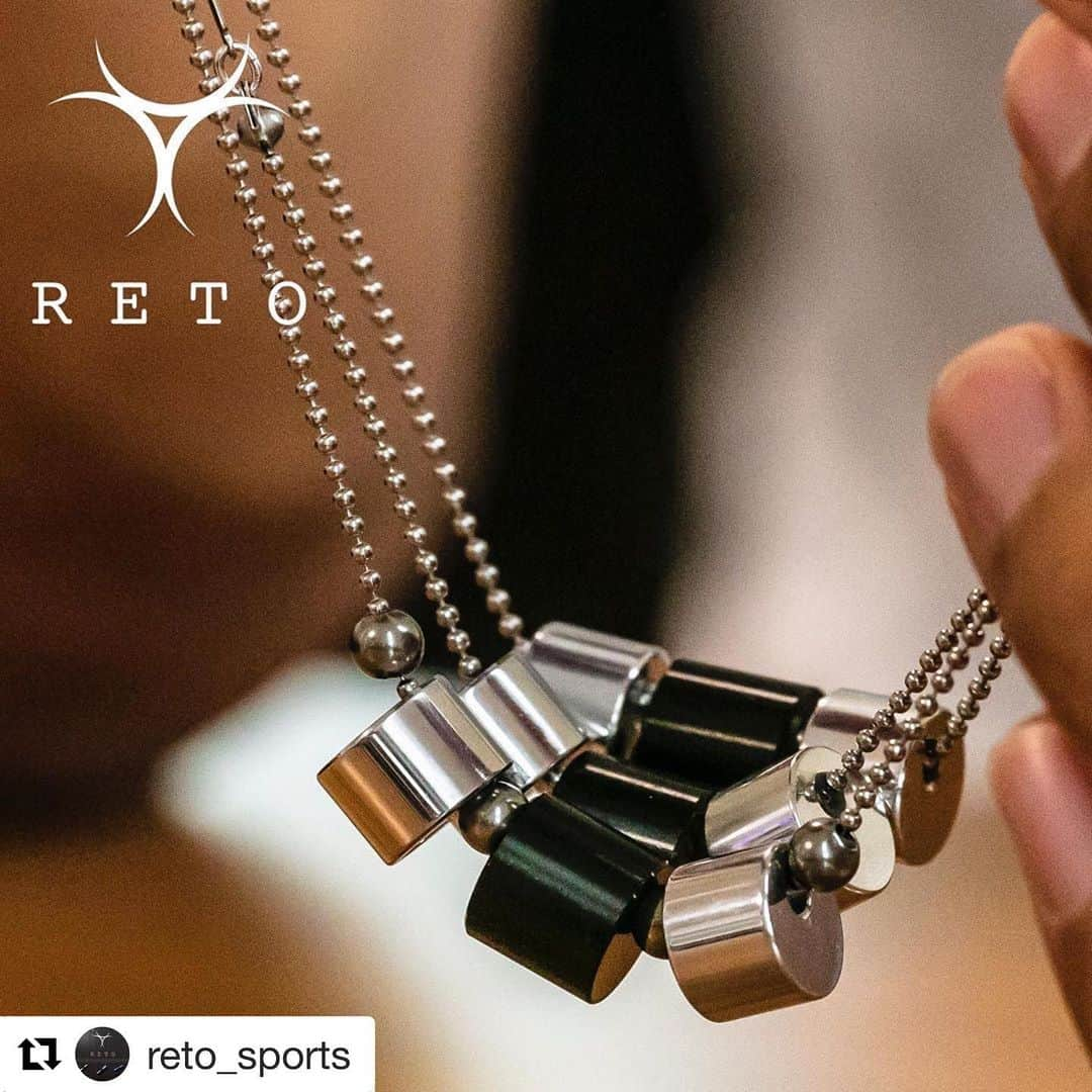 神野大地さんのインスタグラム写真 - (神野大地Instagram)「#Repost @reto_sports with @get_repost ・・・ reto製作中のバックグラウンドvol4 . 考え抜いたretoのサンプルの3つの形。初期型の3つ分離タイプ、中期型のボール挟みタイプ、最終型の3つ連結タイプ。徹底的にこだわりました！ . まだこの段階ではチェーンも初期型のボール型のタイプでしたね^ ^ . 発売日まであと6日です！！ . 注文、お問い合わせは以下のURLより https://reto-sports.com . #kaminodaichi #神野大地 #スポーツ #sports #marathon #マラソン #スポーツネックレス #ランニング #run #retoネックレス #ネックレス #スポーツアイテム #スポーツギア #athlete」8月28日 19時03分 - daichi_0913