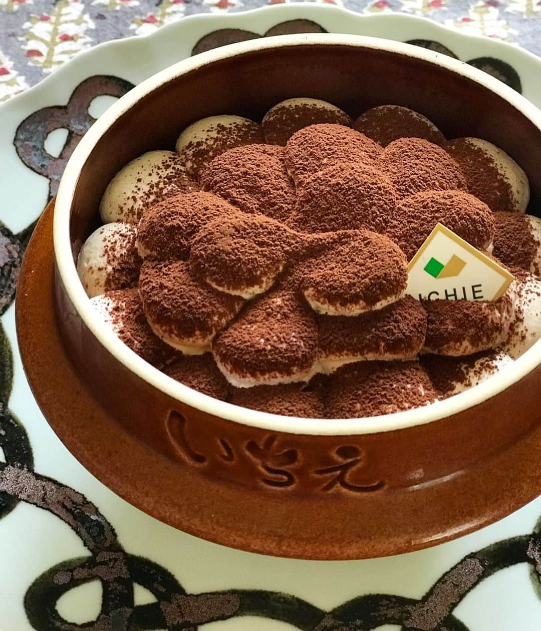 kokochiyoiさんのインスタグラム写真 - (kokochiyoiInstagram)「2019/08/28 今日のおやつは#釜ティラミス！ @kama.ichi の釜飯の器に入った ひんやりティラミス。 北海道産のマスカルポーネを使った お上品な甘さが美味しかった…!! 見た目も味も、 その場にいたみんなに 大好評のティラミスでした！ ごちそうさまでした♡」8月28日 19時10分 - kokochiyoi