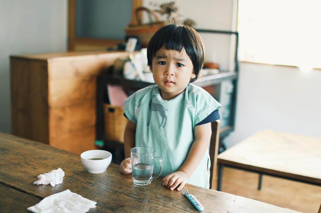 セソコマサユキさんのインスタグラム写真 - (セソコマサユキInstagram)「５歳４ヶ月の食べ寝と、３歳直前のう○ち顔。今日のたのしい食卓。」8月28日 19時12分 - sesokomasayuki